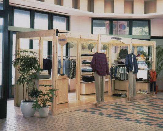 Casual wear �J�W���A���E�F�A �V���b�v 3�ؓW�J
