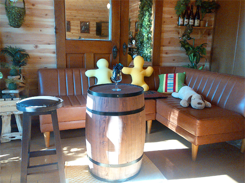 H様宅にテーブル用樽を入れました。｜【木樽倶楽部】木樽通販・木樽